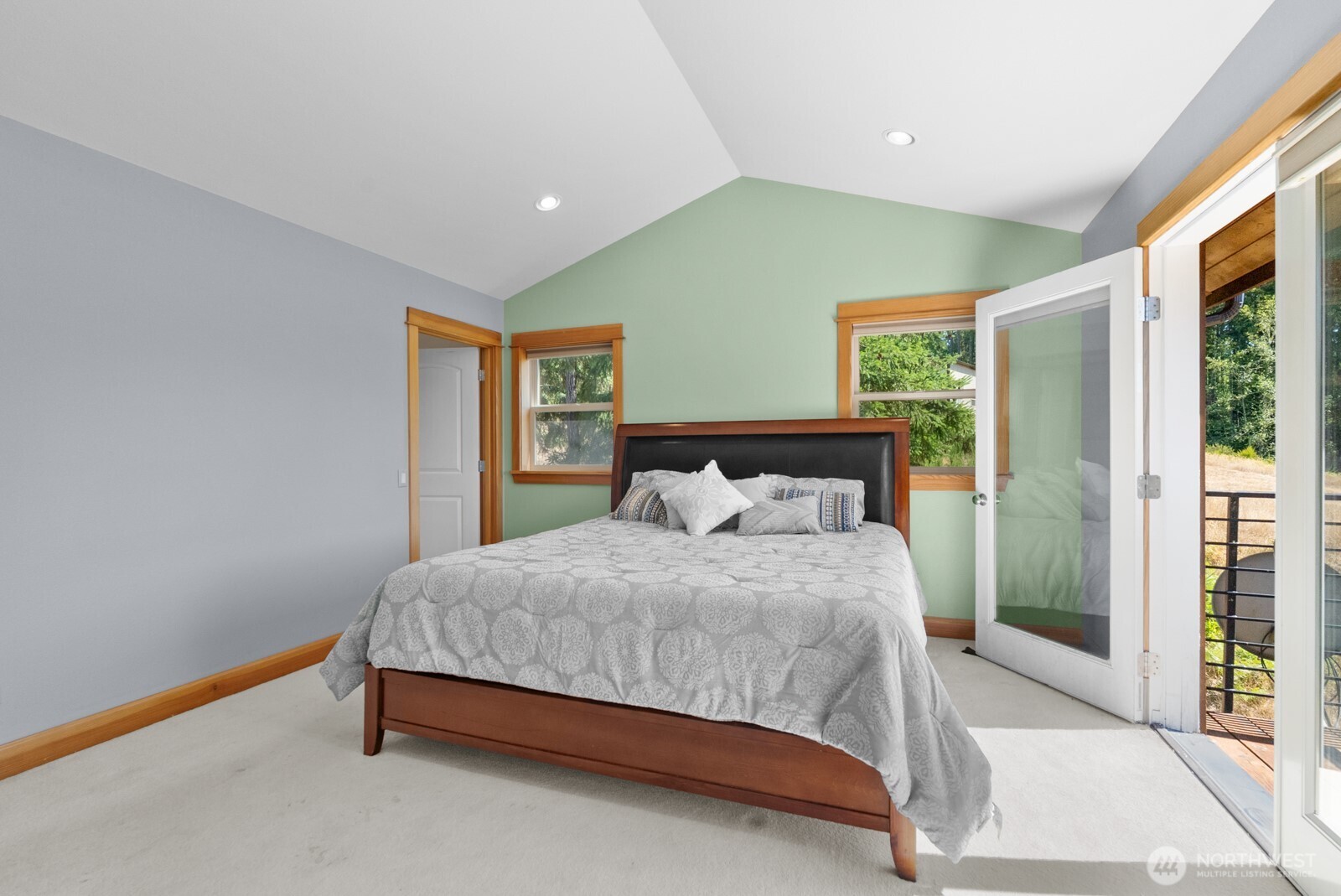 15065 Bandix Road Southeast Olalla, WA 98359 - Photo 15 of 39 Gallery Image 15