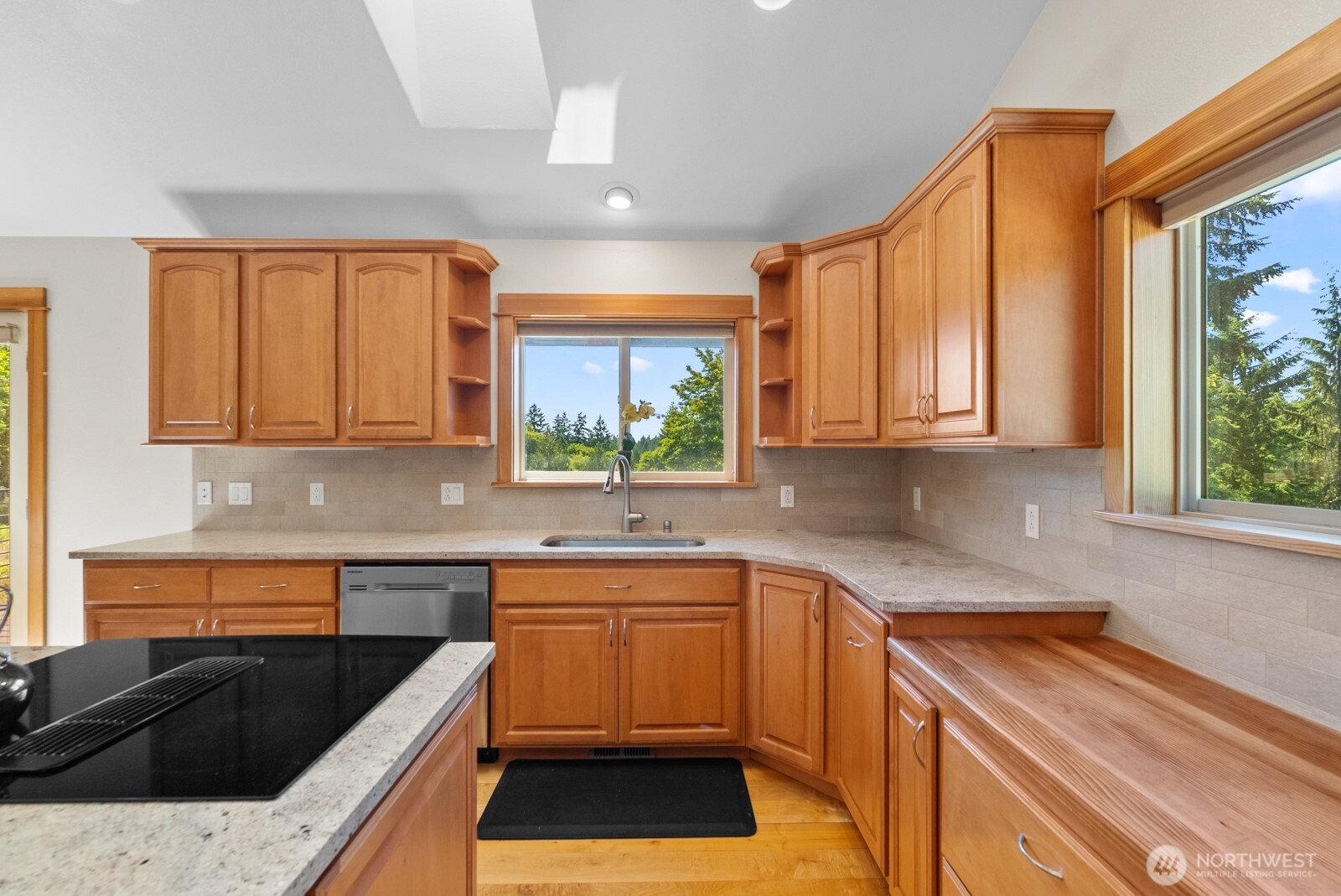 15065 Bandix Road Southeast Olalla, WA 98359 - Photo 9 of 39 Gallery Image 9