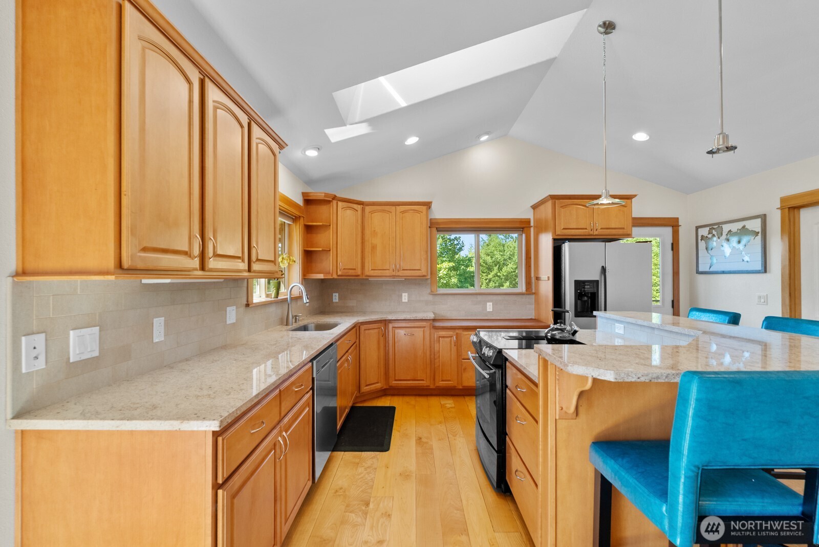 15065 Bandix Road Southeast Olalla, WA 98359 - Photo 10 of 39 Gallery Image 10