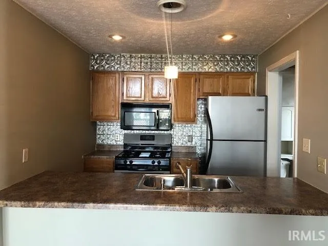 $1,400 | 1252 South College Mall Road, Bloomington, IN 47401