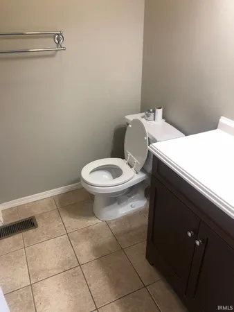 $1,400 | 1252 South College Mall Road, Bloomington, IN 47401