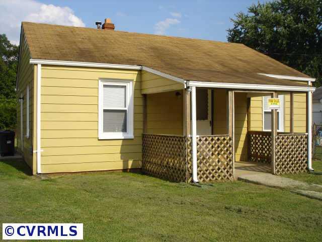 217 Bartee Road Richmond, VA 23224 - Photo 1 of 10 Exterior Front - Welcome to 217 Bartee RD. Move in Condition with New Heat Pump.