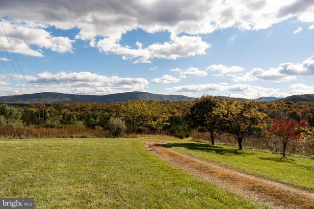 $999,000 | 461 Thunderbird Road, Bentonville, VA 22610