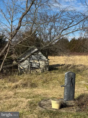 a view of outdoor space