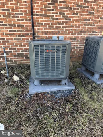 a view of a backyard of the house