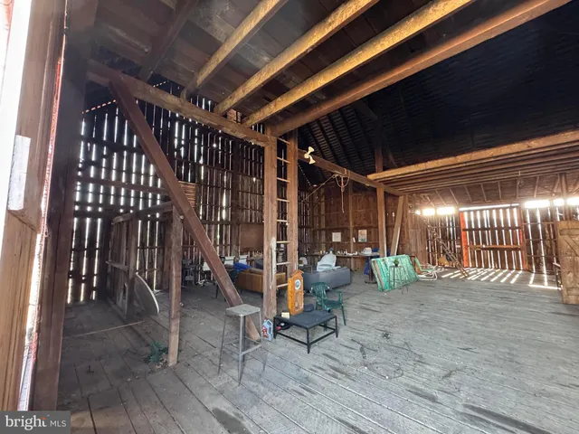 $999,000 | 461 Thunderbird Road, Bentonville, VA 22610