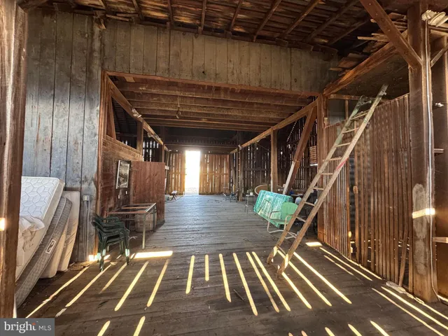 $999,000 | 461 Thunderbird Road, Bentonville, VA 22610