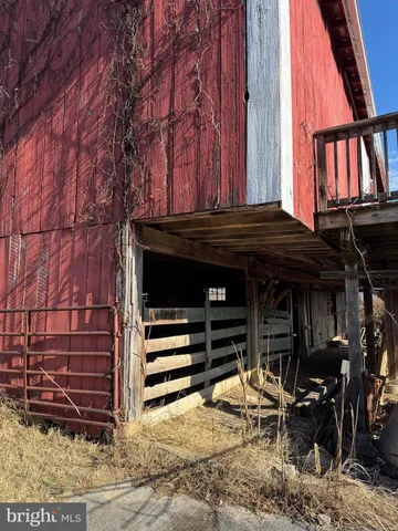 $999,000 | 461 Thunderbird Road, Bentonville, VA 22610