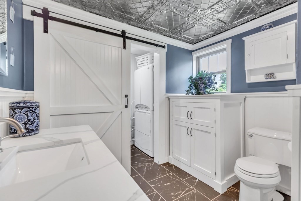 31 Washington Street Mendon, MA 01756 - Photo 22 of 40 a bathroom with a toilet and a shower