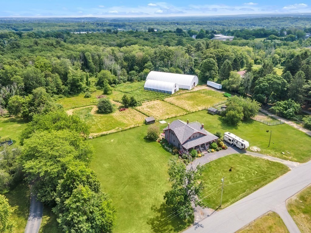 31 Washington Street Mendon, MA 01756 - Photo 39 of 40 a view of a swimming pool with a yard