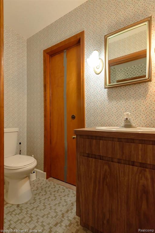3 Waynewood Court Dearborn, MI 48124 - Photo 26 of 53