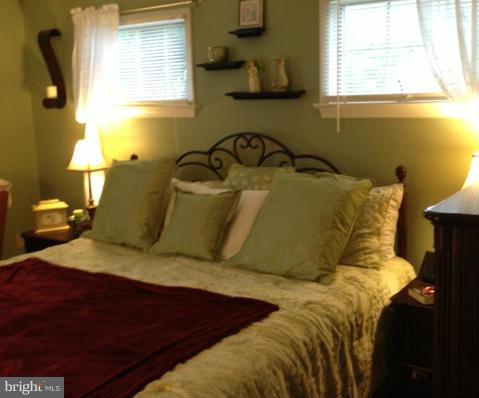 4611 Newington Road Jefferson, MD 21755 - Photo 15 of 29 Bedroom (Master)