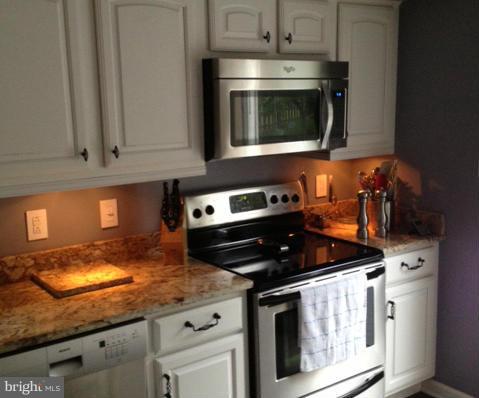 4611 Newington Road Jefferson, MD 21755 - Photo 7 of 29 Kitchen