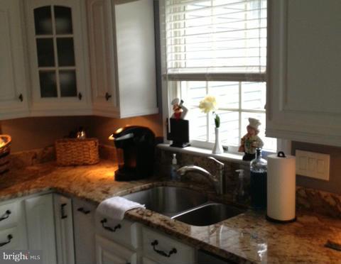 4611 Newington Road Jefferson, MD 21755 - Photo 8 of 29 Kitchen