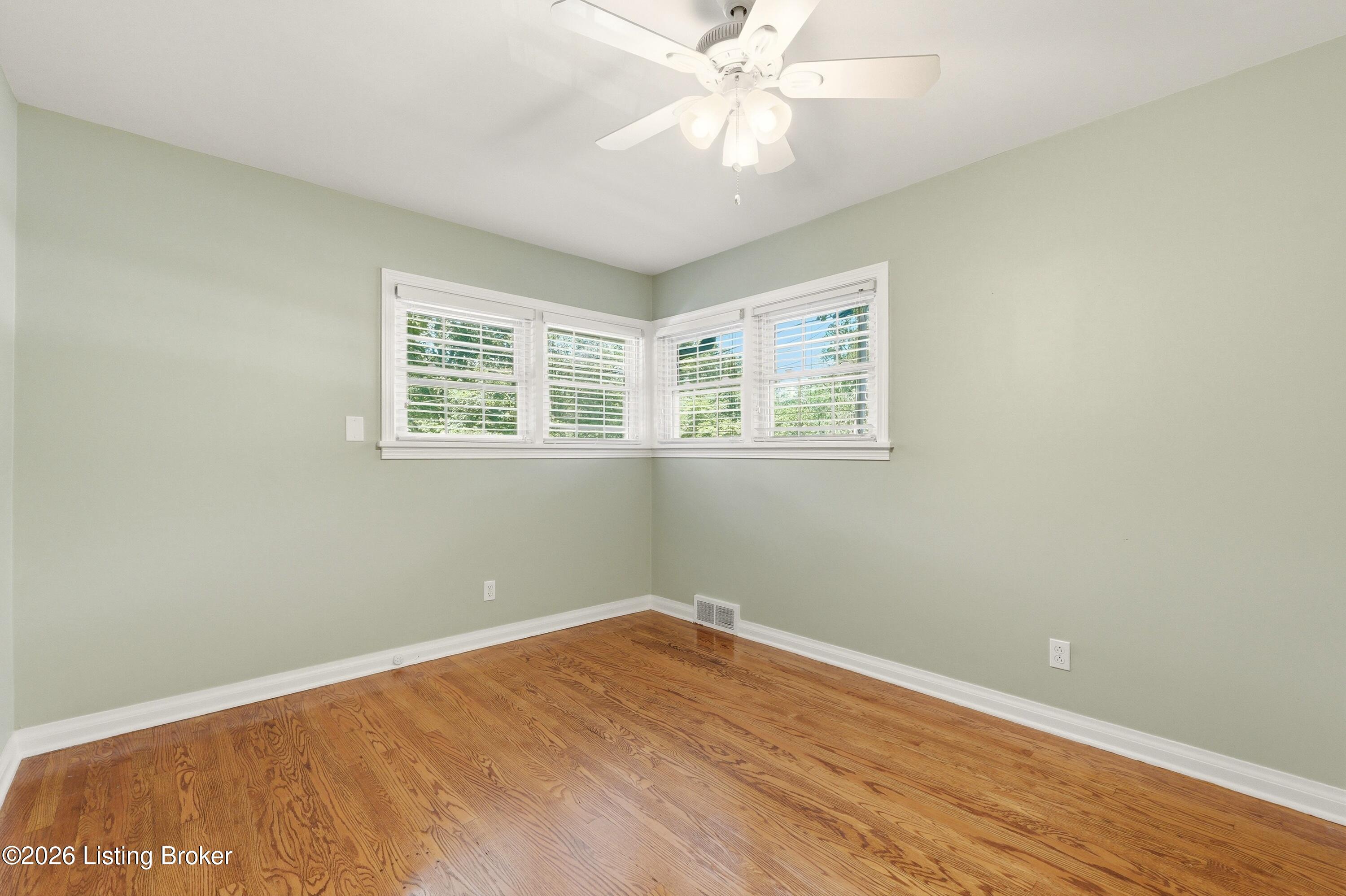 4210 Dolphin Road Louisville, KY 40220 - Photo 24 of 56 25_4210dolphin_louisvillerealestatemedia
