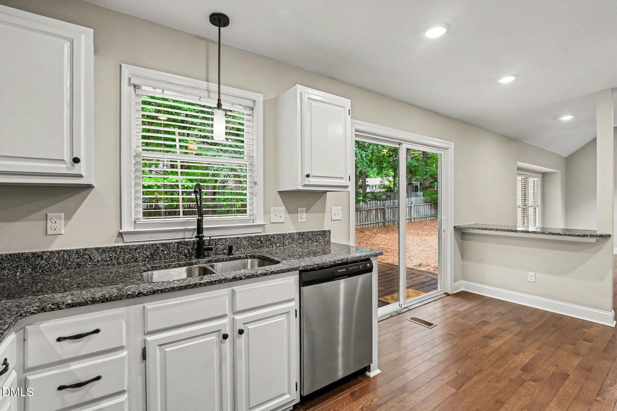 212 Trackers Road Cary, NC 27513 - Photo 8 of 34 012_file_1572