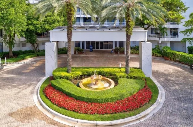 $2,400 | 3300 Northeast 191st Street, Unit 911, Aventura, FL 33180