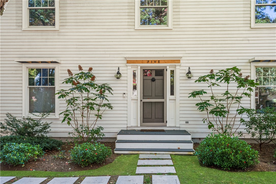 5 Boxwood Court Barrington, RI 02806 - Photo 3 of 36