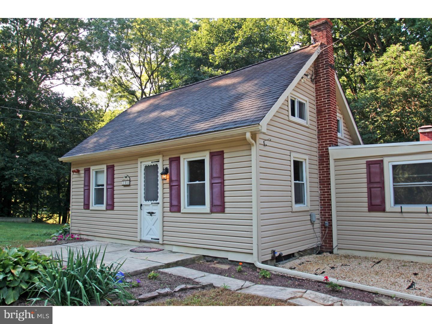 104 Monacy Road Coatesville, PA 19320 - Photo 2 of 25 Gallery Image 2