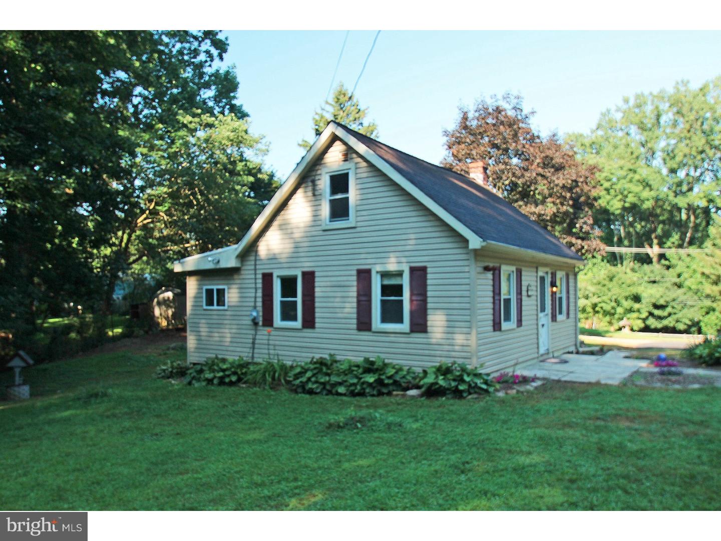 104 Monacy Road Coatesville, PA 19320 - Photo 3 of 25 Gallery Image 3