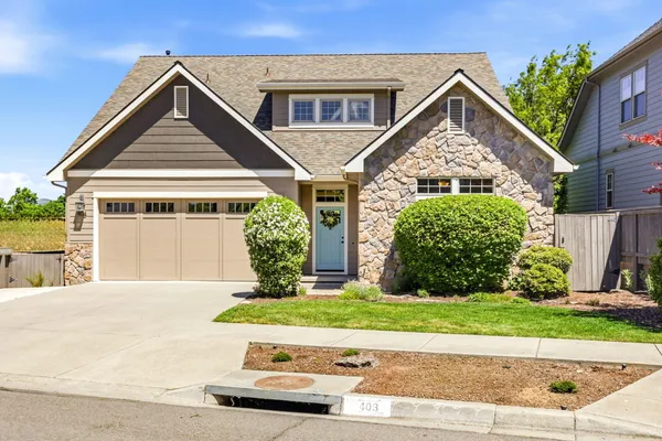$975,000 | 403 Briscoe Place, Ashland, OR 97520