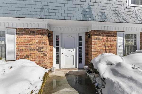$275,000 | 125 Kennedy Drive, Unit 3, South Burlington, VT 05403