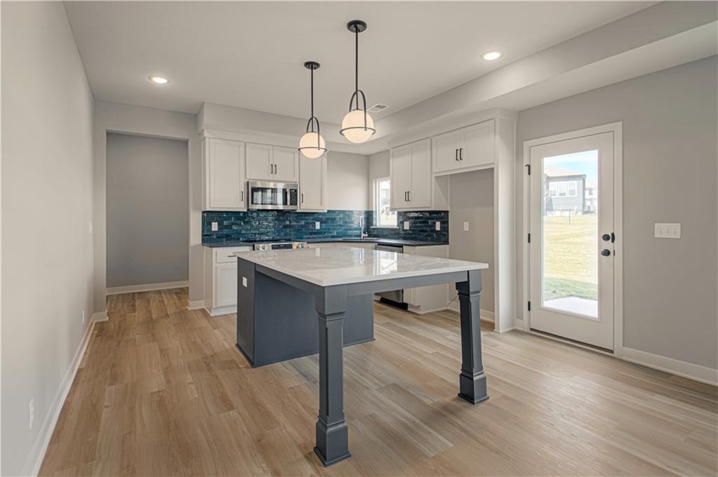 1504 Southwest Arborpark Terrace Lee's Summit, MO 64082 - Photo 11 of 37