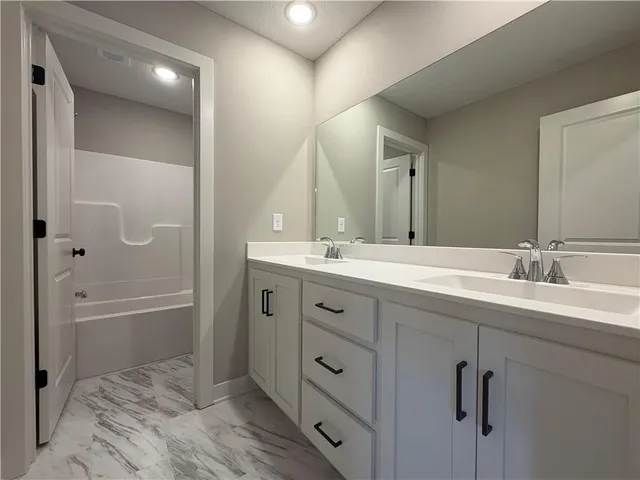 $445,000 | 1504 Southwest Arborpark Terrace, Lee's Summit, MO 64082