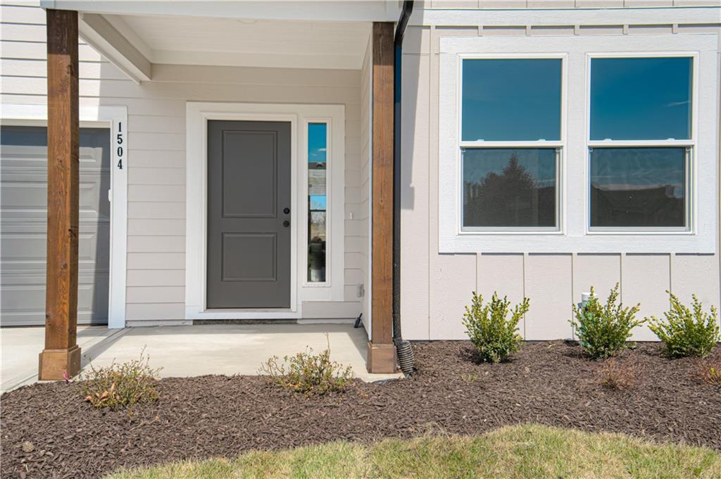 1504 Southwest Arborpark Terrace Lee's Summit, MO 64082 - Photo 2 of 37