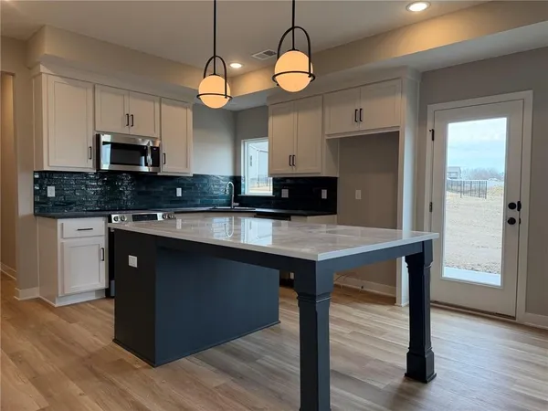 $445,000 | 1504 Southwest Arborpark Terrace, Lee's Summit, MO 64082