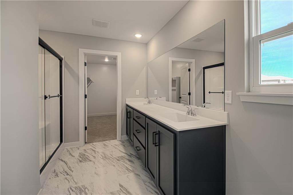 1504 Southwest Arborpark Terrace Lee's Summit, MO 64082 - Photo 25 of 37