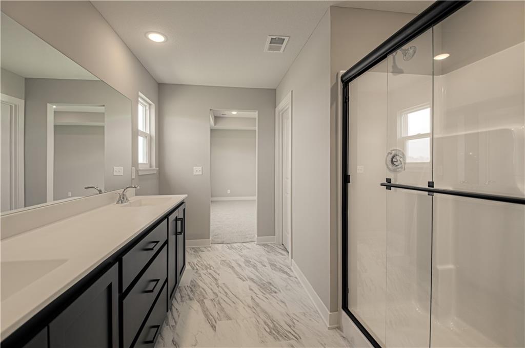 1504 Southwest Arborpark Terrace Lee's Summit, MO 64082 - Photo 26 of 37