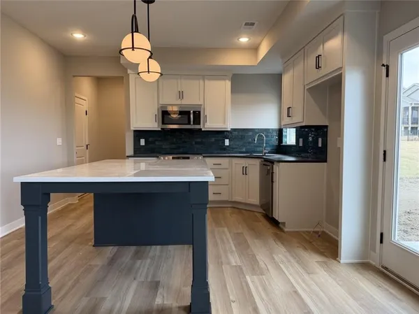 $445,000 | 1504 Southwest Arborpark Terrace, Lee's Summit, MO 64082