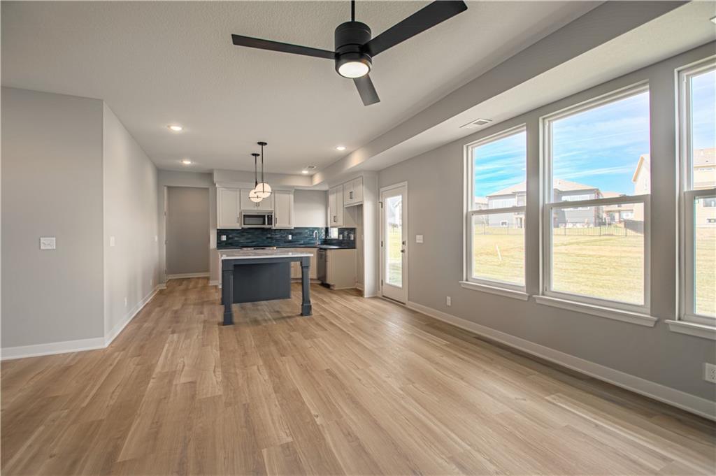 1504 Southwest Arborpark Terrace Lee's Summit, MO 64082 - Photo 8 of 37