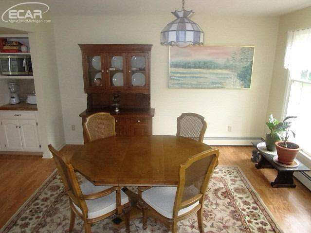 8282 Reid Road Swartz Creek, MI 48473 - Photo 19 of 32 21170949-18.JPG