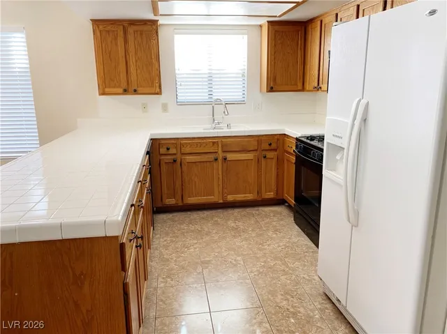 $2,050 | 3008 Ocean View Drive, Las Vegas, NV 89117