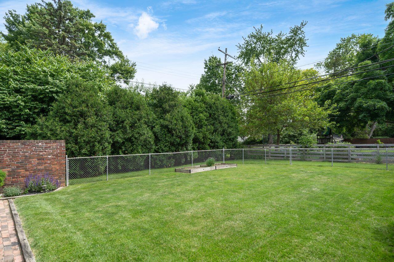 2110 Lytham Road Columbus, OH 43220 - Photo 35 of 39 Backyard