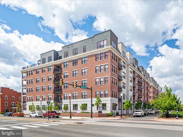 $1,185,000 | 737 Swann Avenue, Unit 401, Alexandria, VA 22301