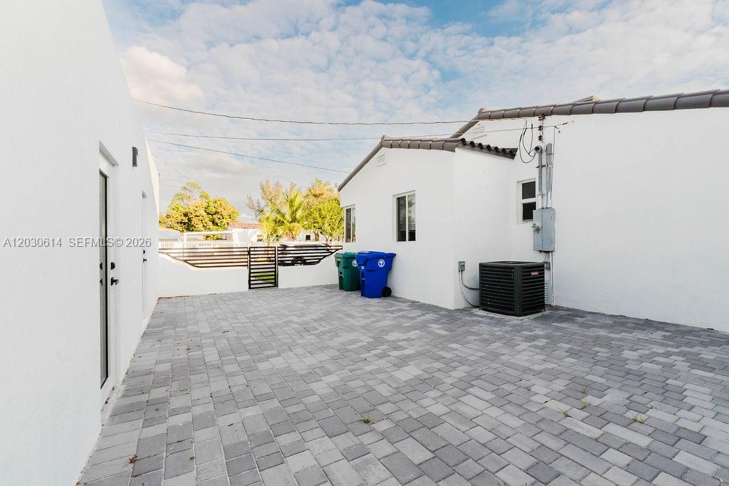 2101 Southwest 16th Terrace Miami, FL 33145 - Photo 31 of 45
