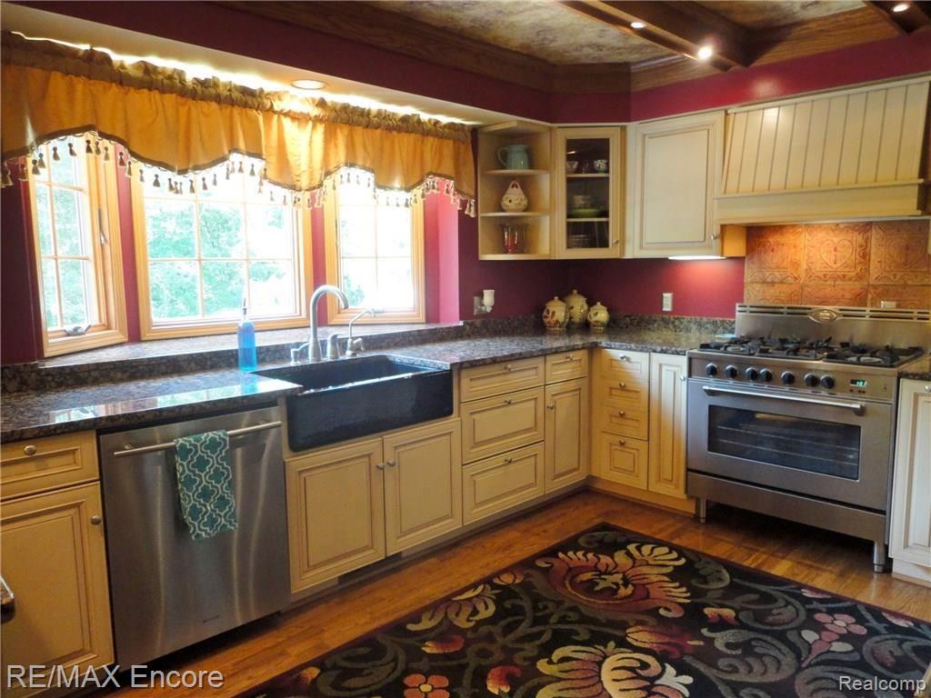 8101 Ranch Estates Road Clarkston, MI 48348 - Photo 11 of 46 kitchen 4.jpg