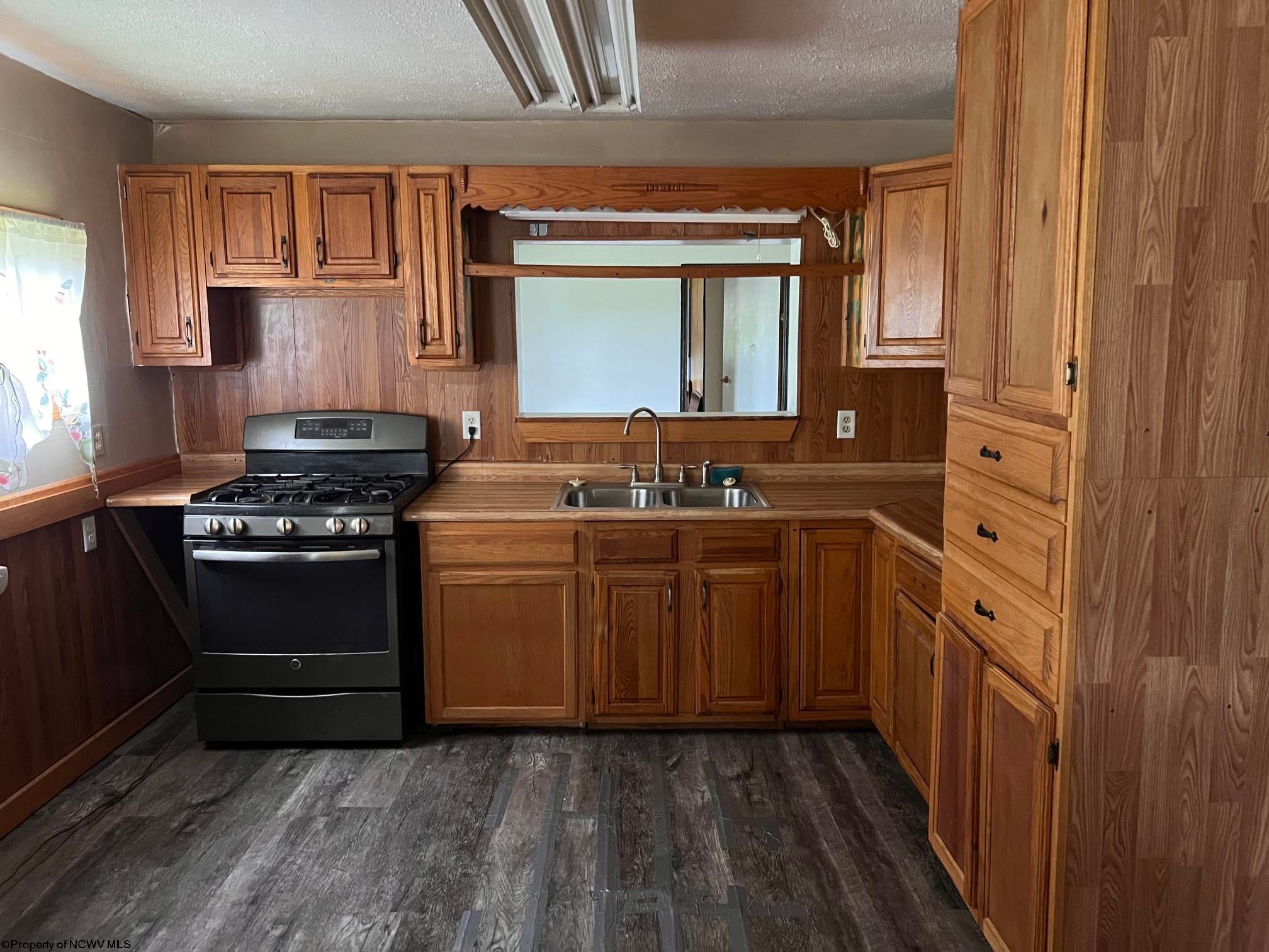 70 Reed Avenue Elkins, WV 26241 - Photo 8 of 15 Gallery Image 8