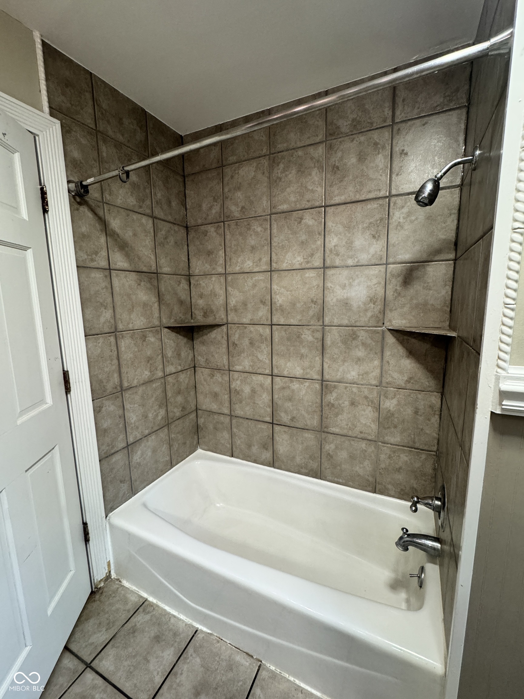 7425 Dean Road Indianapolis, IN 46240 - Photo 19 of 38