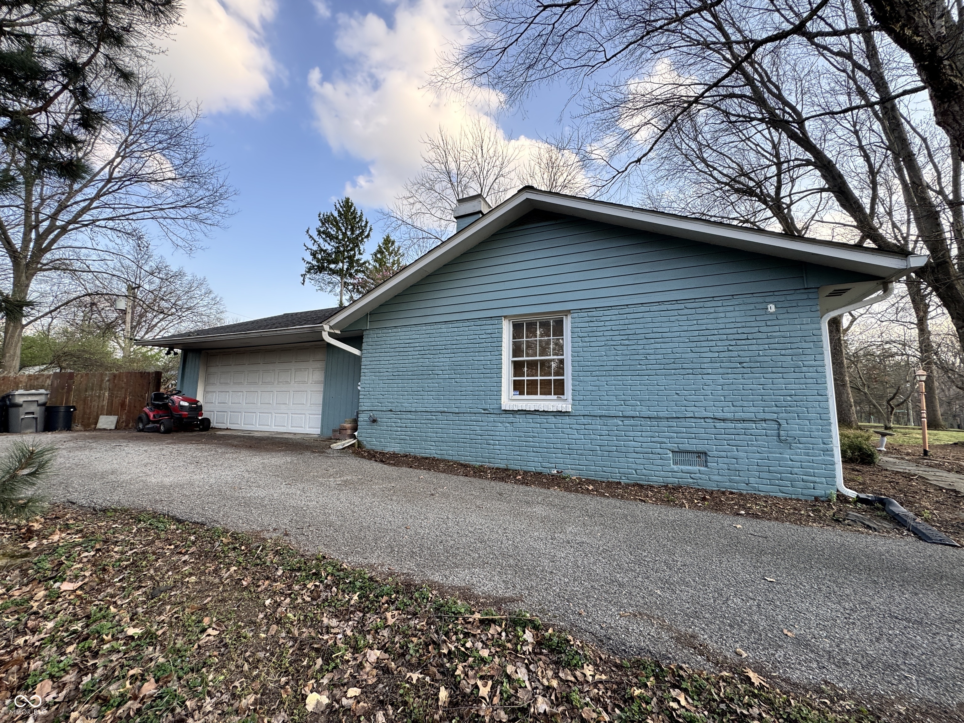 7425 Dean Road Indianapolis, IN 46240 - Photo 5 of 38