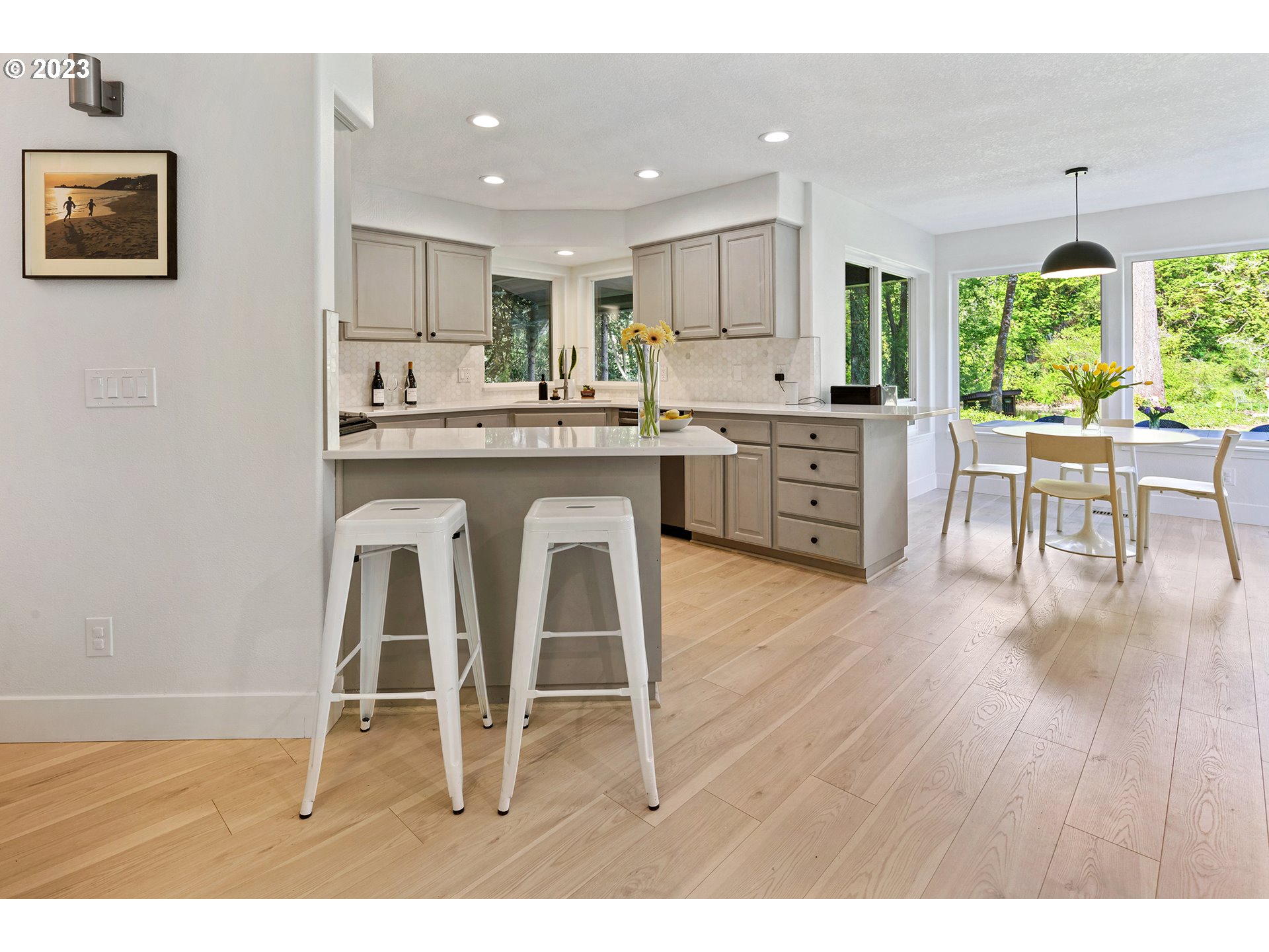 21700 Southwest Ribera Lane West Linn, OR 97068 - Photo 11 of 48 Gallery Image 11