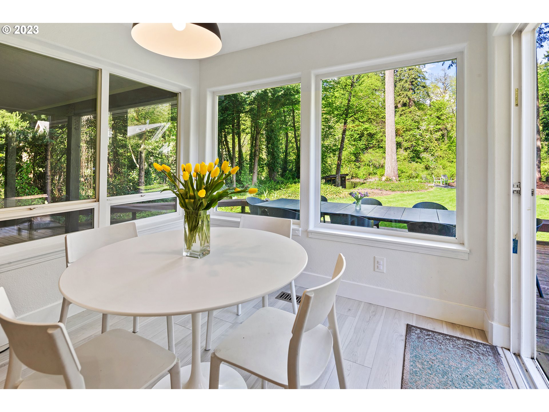 21700 Southwest Ribera Lane West Linn, OR 97068 - Photo 12 of 48 Gallery Image 12