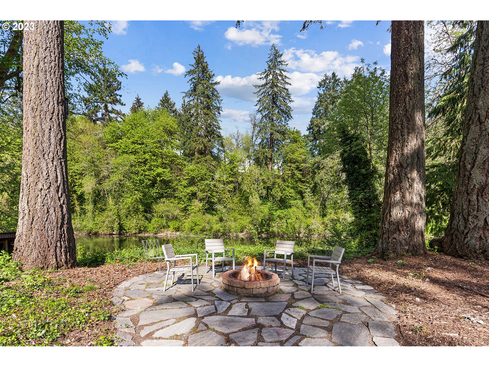 21700 Southwest Ribera Lane West Linn, OR 97068 - Photo 30 of 48 Gallery Image 30