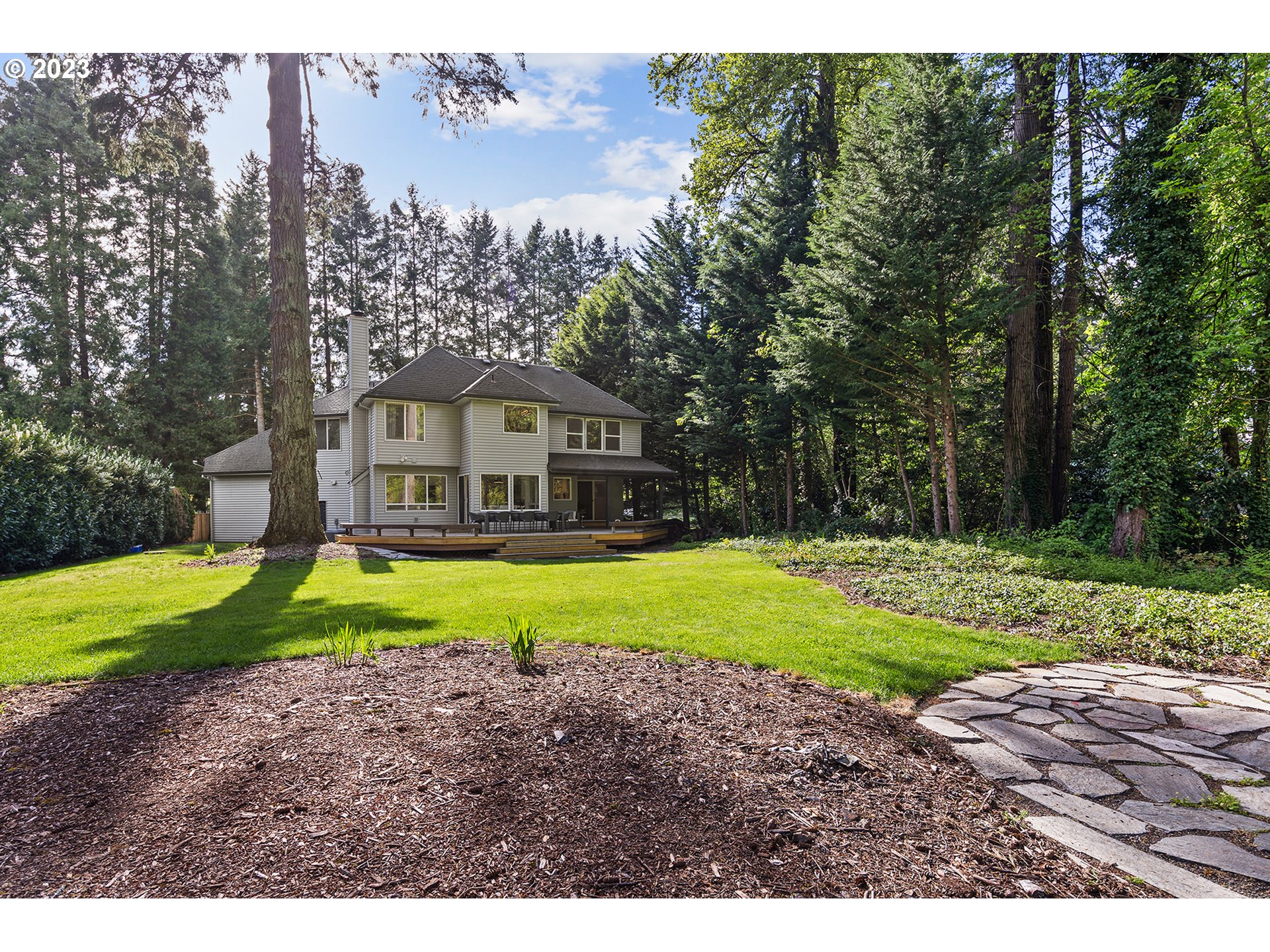 21700 Southwest Ribera Lane West Linn, OR 97068 - Photo 33 of 48 Gallery Image 33
