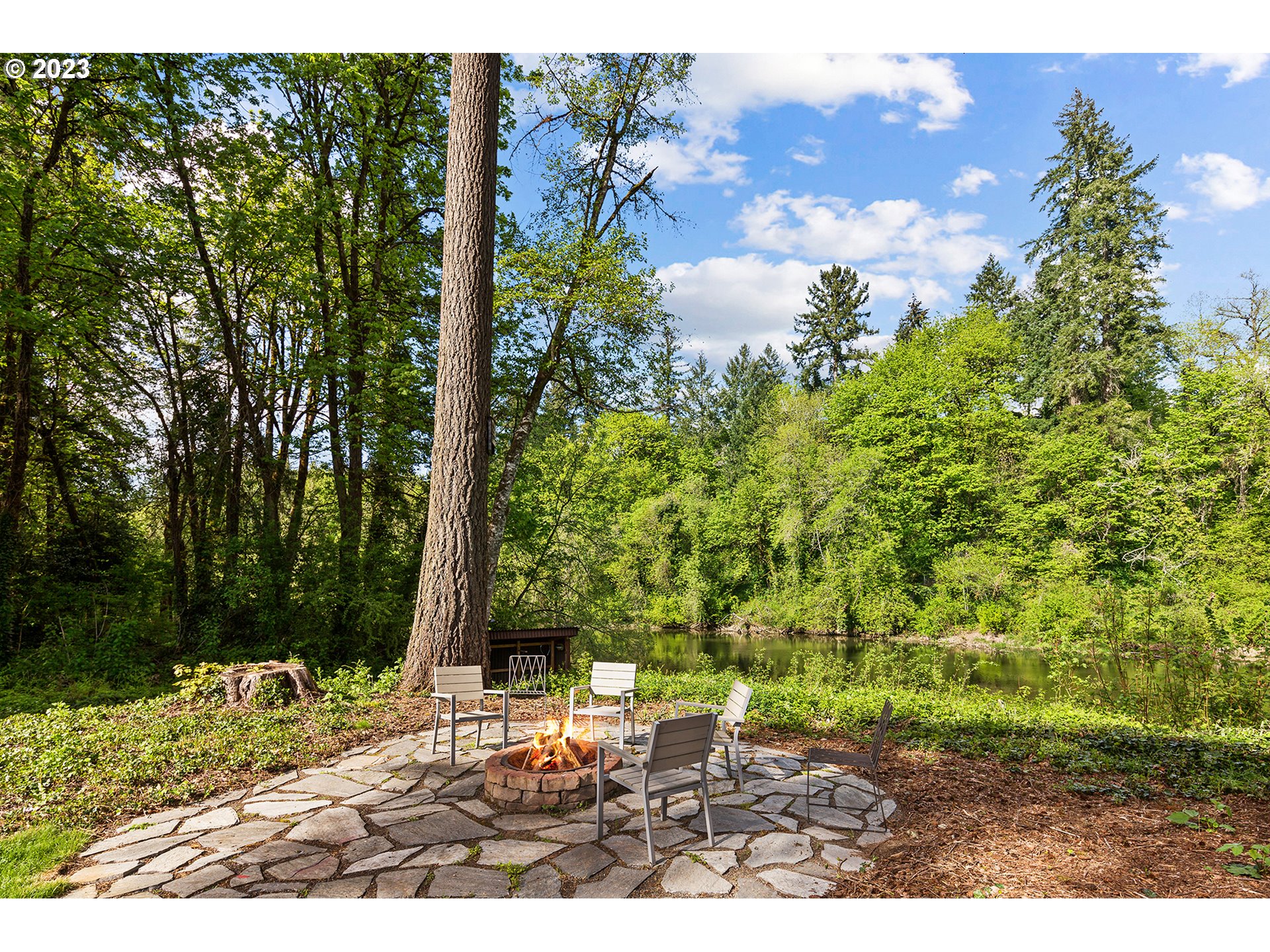 21700 Southwest Ribera Lane West Linn, OR 97068 - Photo 34 of 48 Gallery Image 34