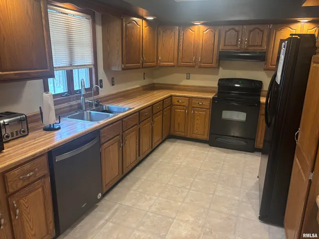 $2,500 | 705 Crestview Drive, Metamora, IL 61548