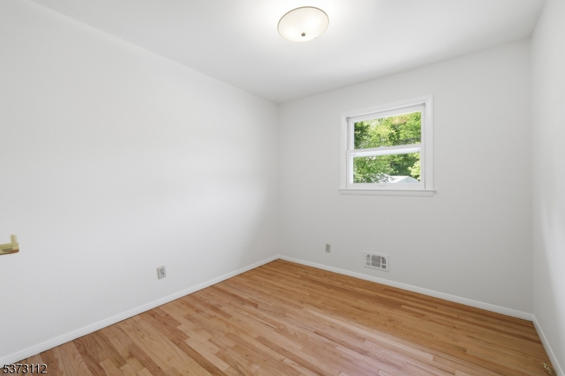 14 Hayward Street Bridgewater, NJ 08805 - Photo 19 of 28